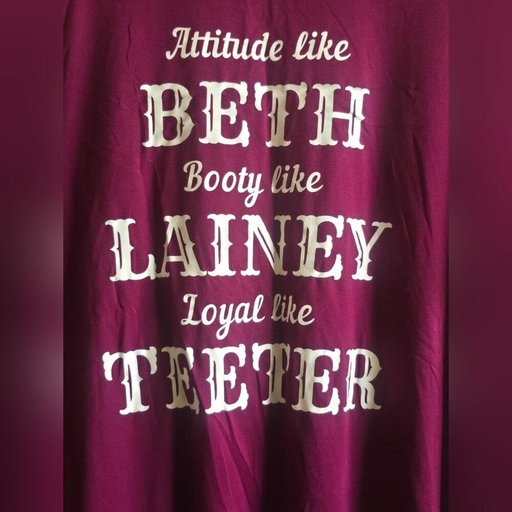 ✨️ 2/$10 ✨️ Maroon Yellowstone Graphic T - beth dutton - Duttons - yellowstone
